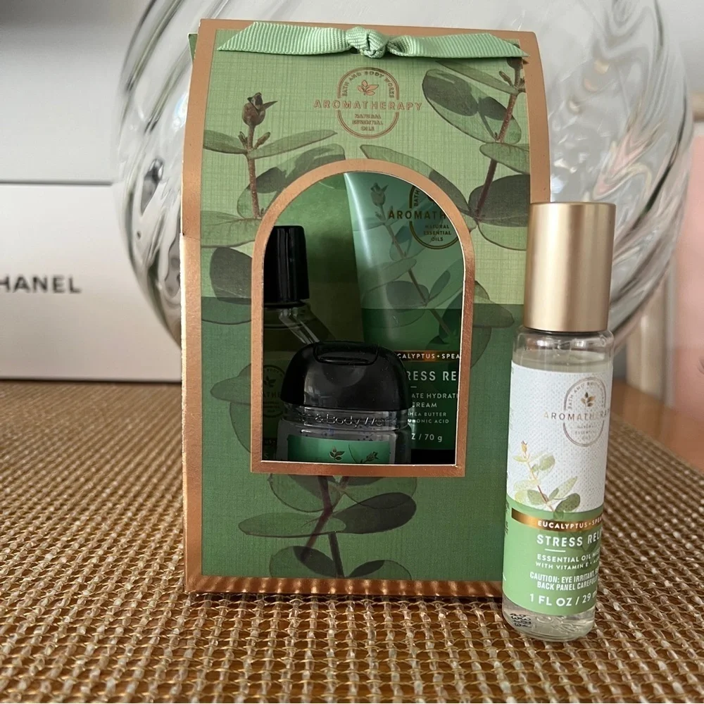 Bath & Body Works Aromatherapy Eucalyptus Spearmint Gift Set + Essential Oil